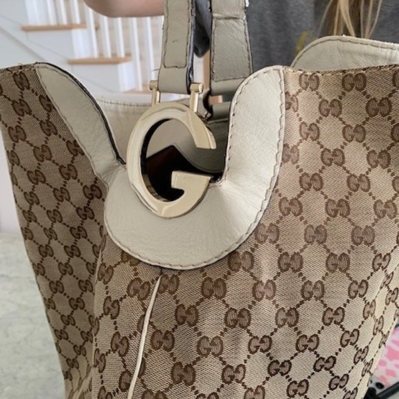 Pre Loved- Gucci- Classic Hobo Bad - Picture 4 of 6